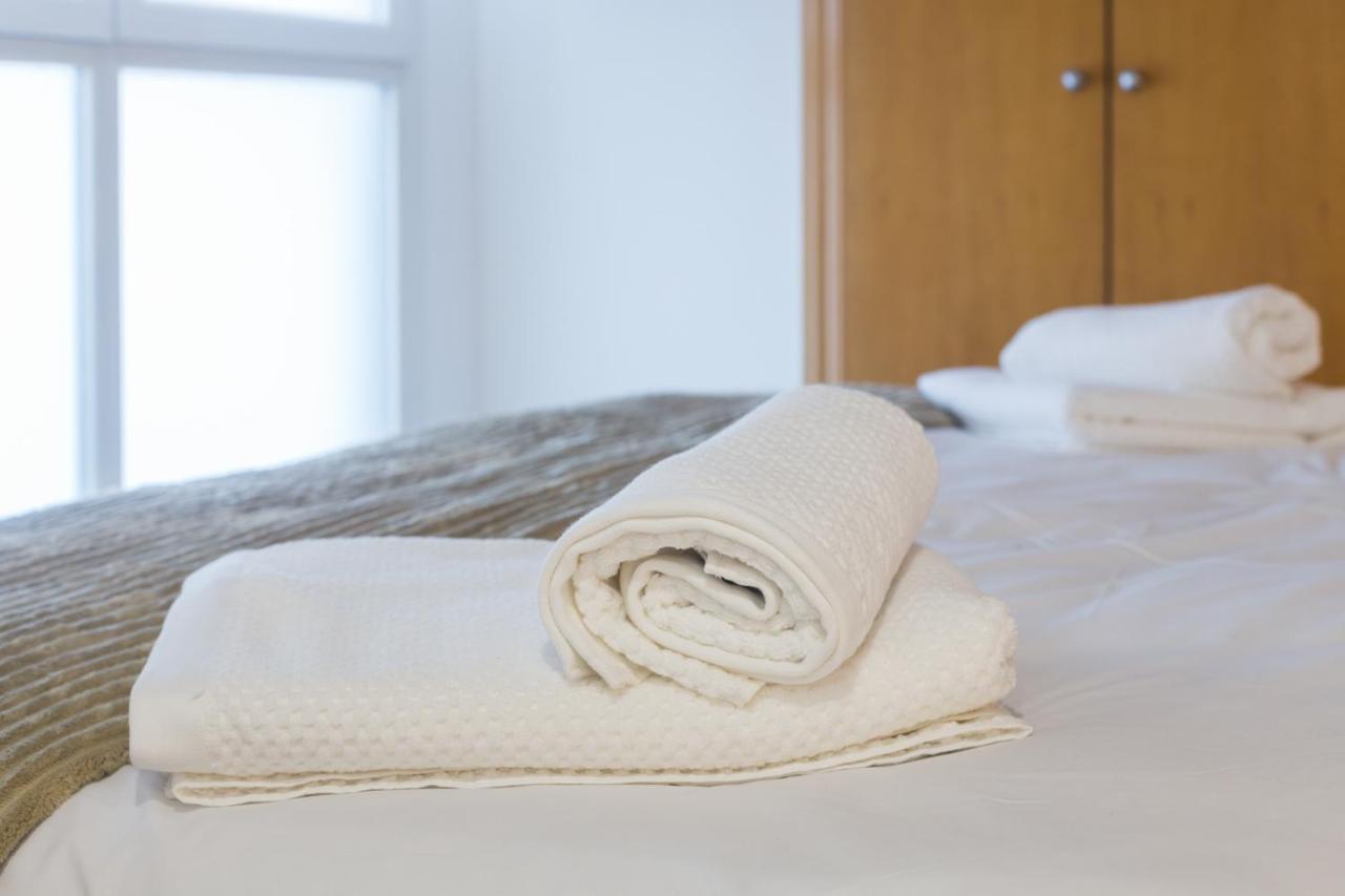 Piso Familiar Cerca Del Centro, Ac Y Wifi Gratis Apartment Valencia Bagian luar foto