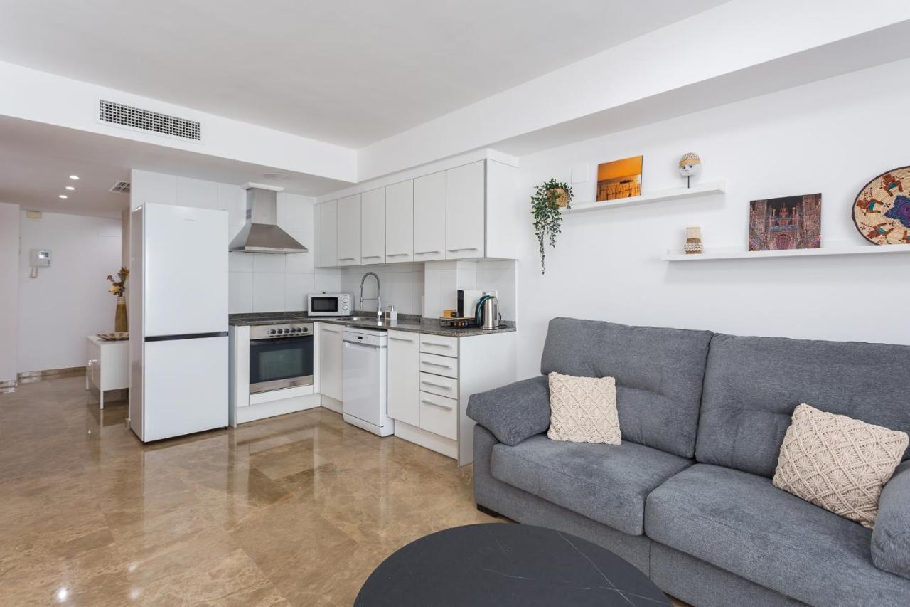 Piso Familiar Cerca Del Centro, Ac Y Wifi Gratis Apartment Valencia Bagian luar foto