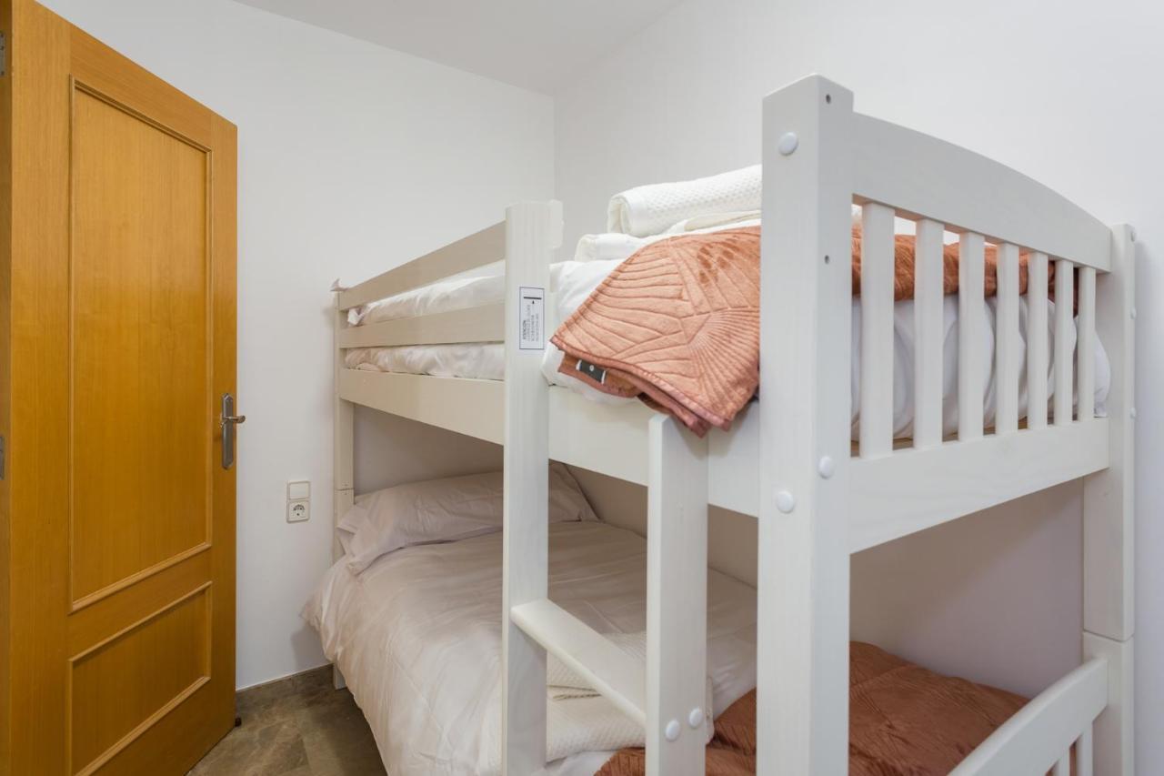 Piso Familiar Cerca Del Centro, Ac Y Wifi Gratis Apartment Valencia Bagian luar foto