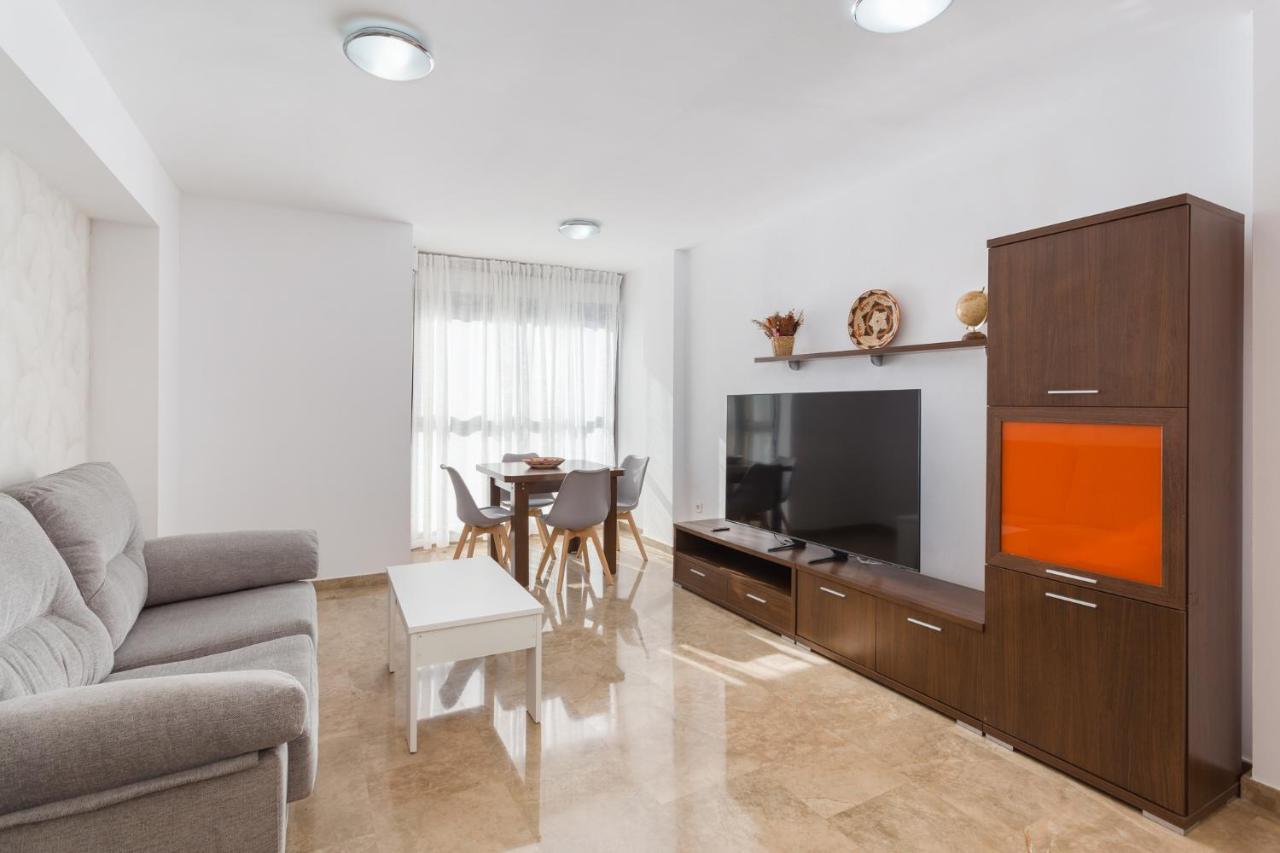 Piso Familiar Cerca Del Centro, Ac Y Wifi Gratis Apartment Valencia Bagian luar foto