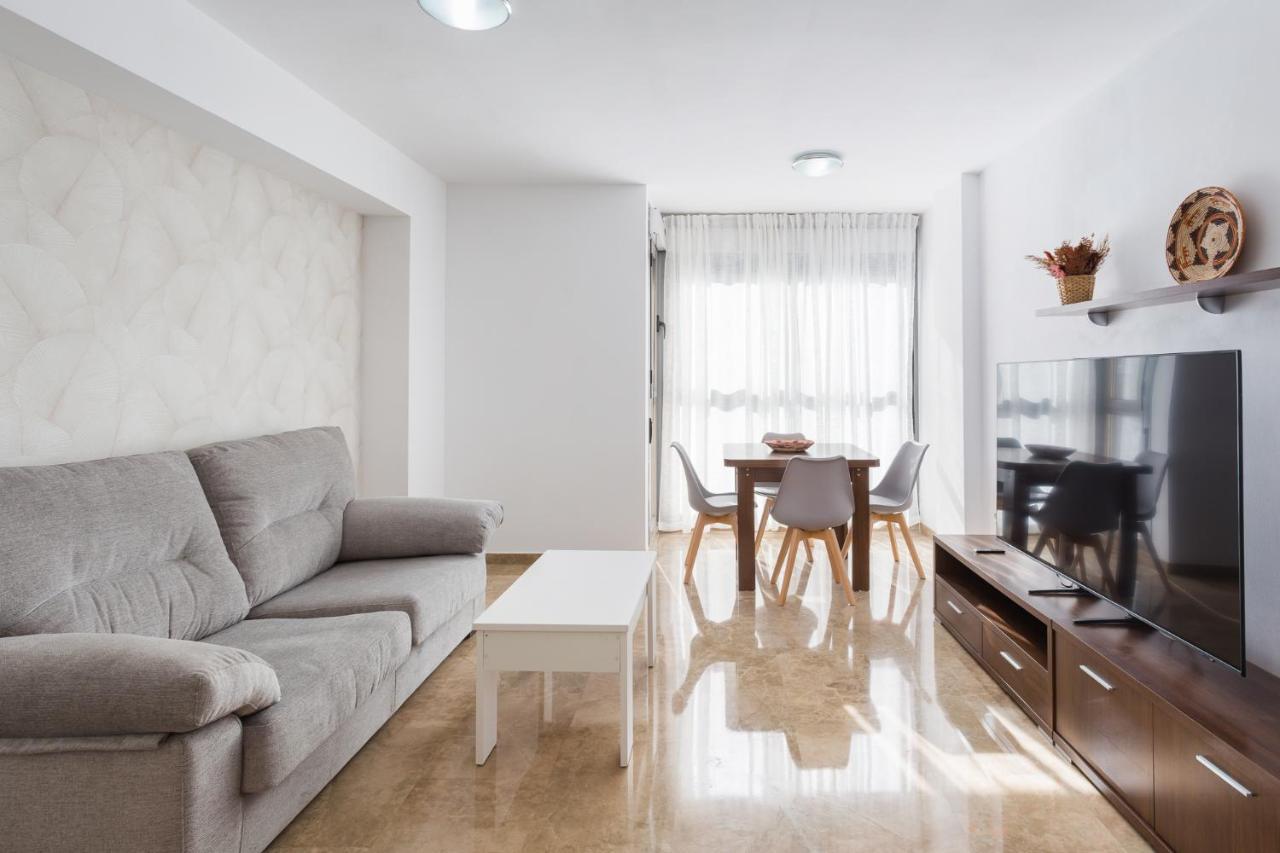 Piso Familiar Cerca Del Centro, Ac Y Wifi Gratis Apartment Valencia Bagian luar foto