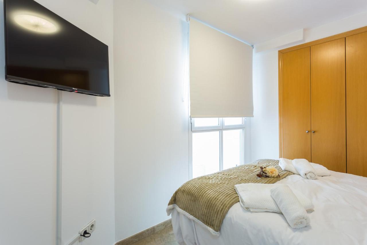 Piso Familiar Cerca Del Centro, Ac Y Wifi Gratis Apartment Valencia Bagian luar foto