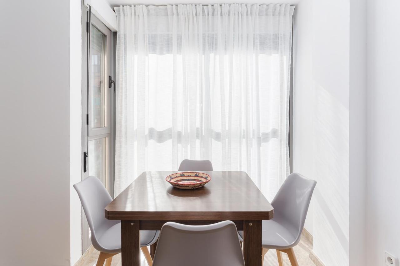 Piso Familiar Cerca Del Centro, Ac Y Wifi Gratis Apartment Valencia Bagian luar foto