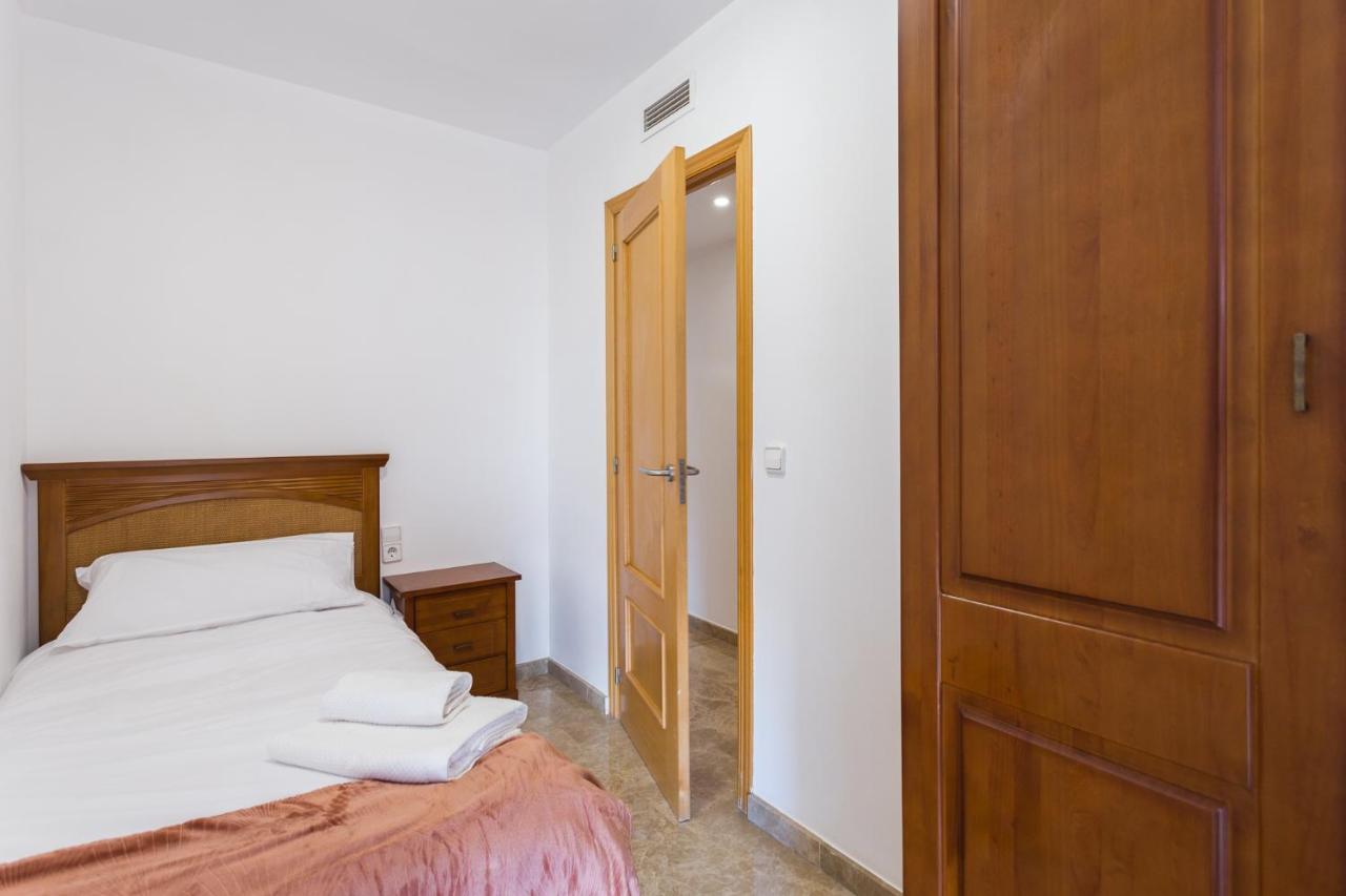 Piso Familiar Cerca Del Centro, Ac Y Wifi Gratis Apartment Valencia Bagian luar foto