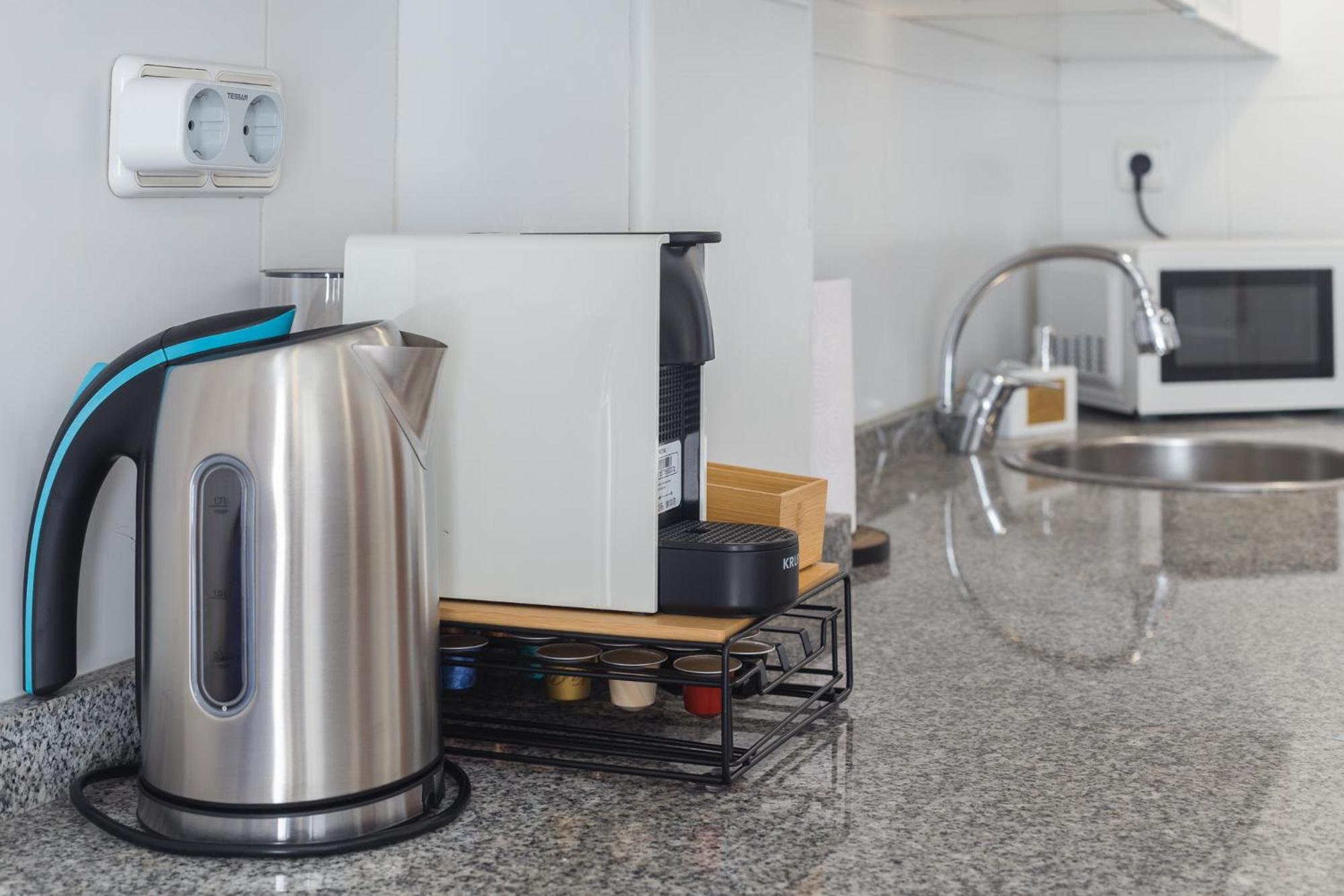 Piso Familiar Cerca Del Centro, Ac Y Wifi Gratis Apartment Valencia Bagian luar foto