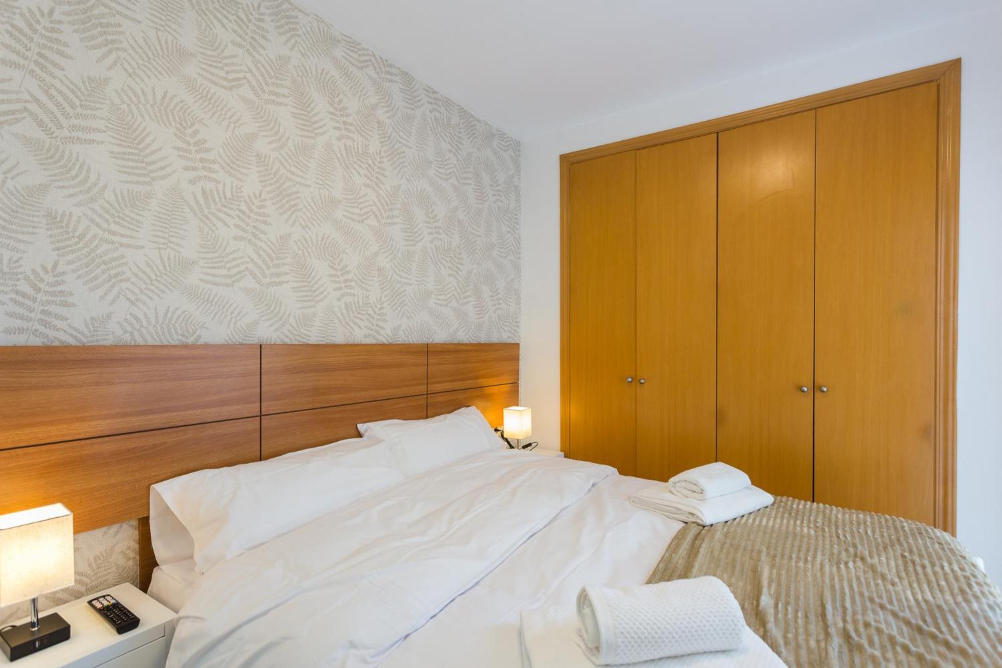 Piso Familiar Cerca Del Centro, Ac Y Wifi Gratis Apartment Valencia Bagian luar foto