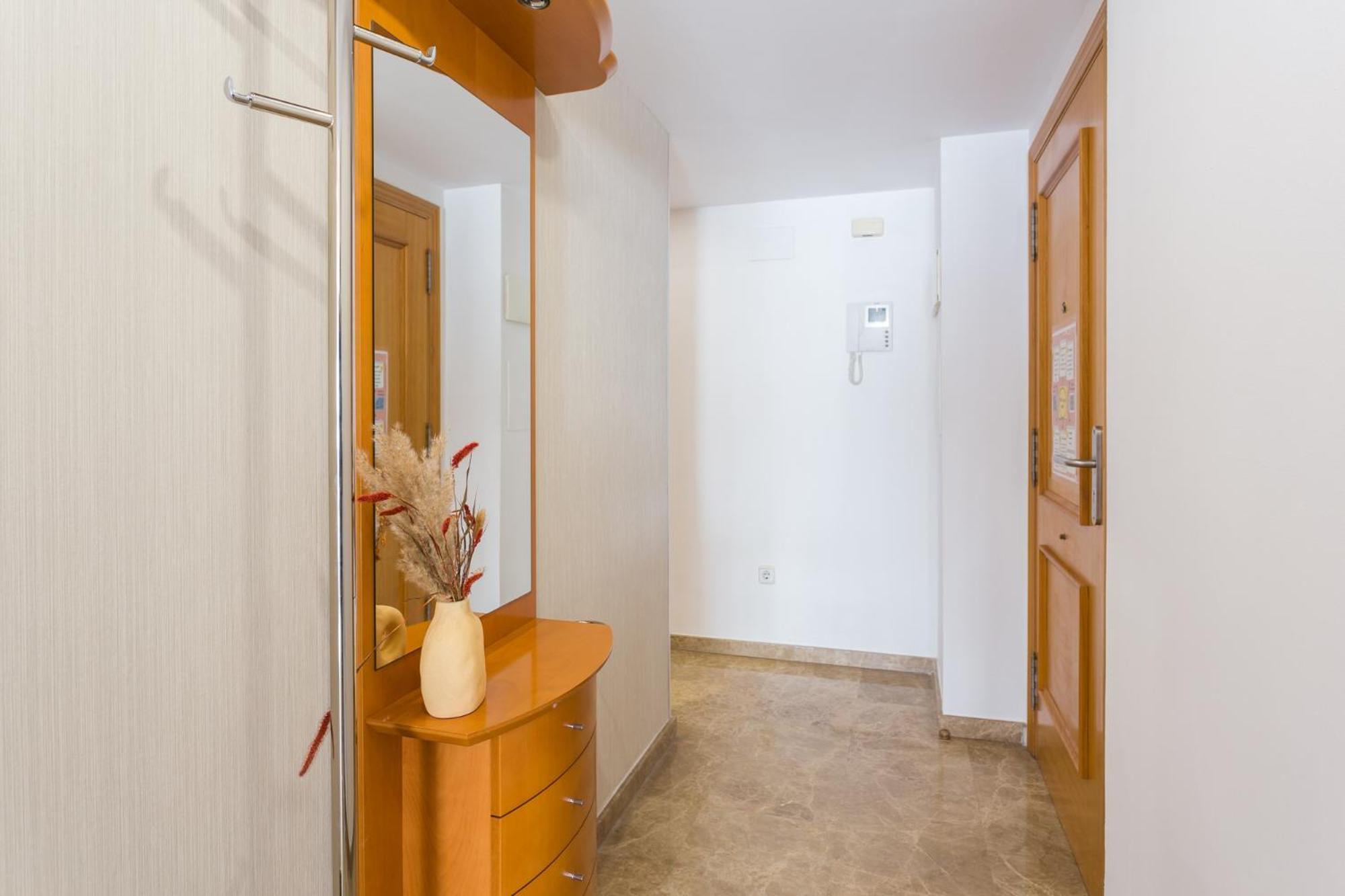 Piso Familiar Cerca Del Centro, Ac Y Wifi Gratis Apartment Valencia Bagian luar foto